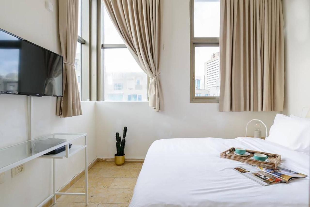 Bright And Spacious Loft By The Sea With Bomb Shelter Tel Aviv Exterior photo